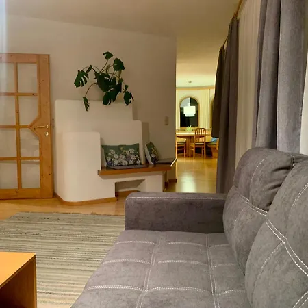 Riefe Apartment *